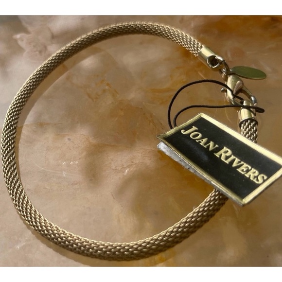 Joan Rivers Herringbone Western Antique Large Gold Clasped Bracelet - Picture 9 of 11